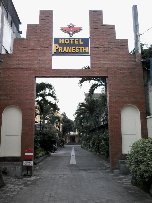 Pramesthi Solo Hotel Exterior photo